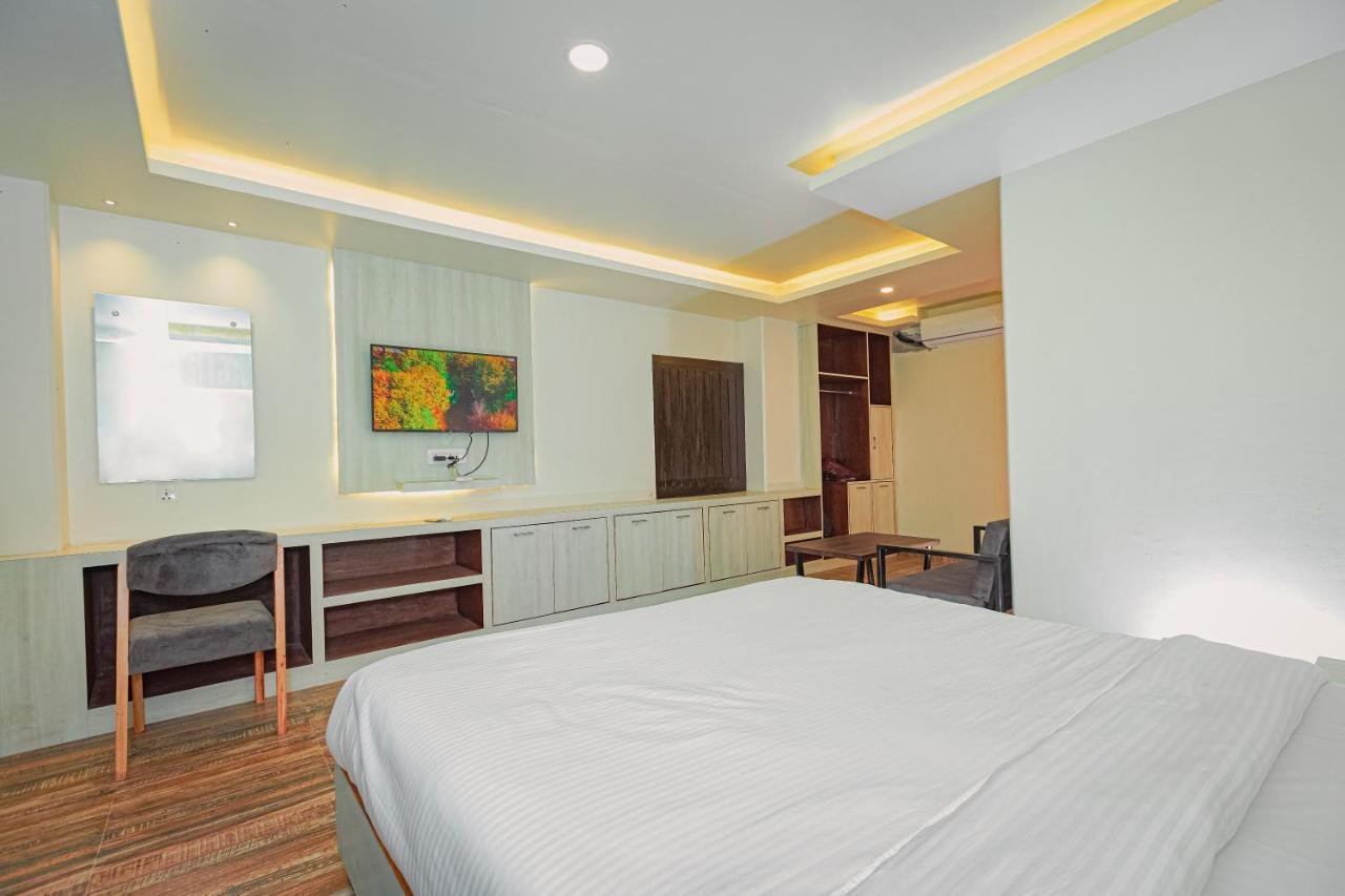 Poms Penthouse Apartment Pokhara Exterior photo