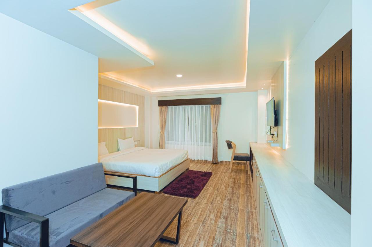 Poms Penthouse Apartment Pokhara Exterior photo