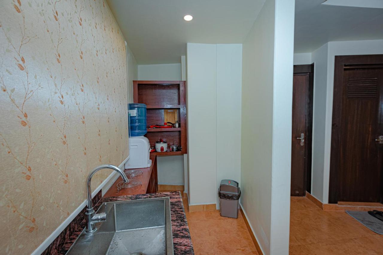 Poms Penthouse Apartment Pokhara Exterior photo